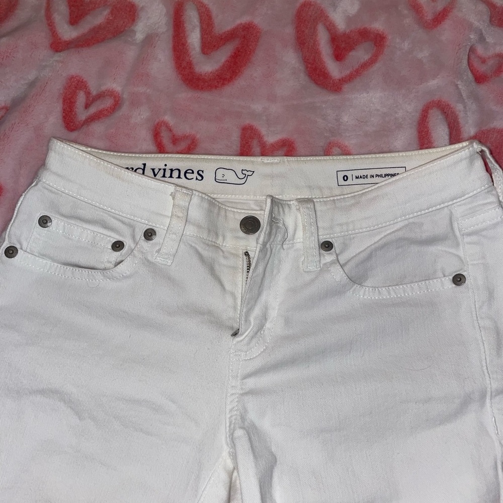 Vineyard Vines White Classic Jeans in Size: 0 🤍